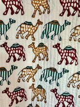 Load image into Gallery viewer, CAMEL PARADE Quilted Gilet - GREEN/MUSTARD