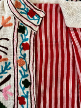 Load image into Gallery viewer, SUZANI JACKET - Cream, Multi/ RED lining