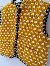Load image into Gallery viewer, ELLIE print gilet MUSTARD/GREEN STRIPE