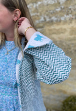 Load image into Gallery viewer, Blue Moos Long Quilted Coat