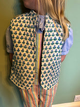 Load image into Gallery viewer, Blue Blooms Reversible Quilted Gilet
