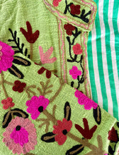 Load image into Gallery viewer, SUZANI JACKET - Green
