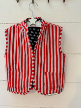 Load image into Gallery viewer, ELLIE print gilet NAVY/RED STRIPE
