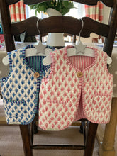 Load image into Gallery viewer, Dinky Leaf Reversible Gilet
